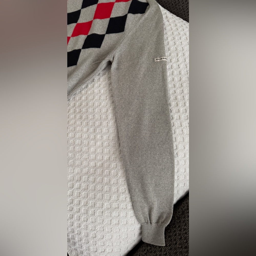 Burberry Golf Long Sleeve V-Neck Argyle Sweater Grey Red Black Merino Wool Small - Picture 3 of 16